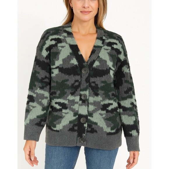 Vince Camuto Sweaters - Vince Camuto cardigan sweater camo print eyelash button up V-neck SOFT SZ LG
